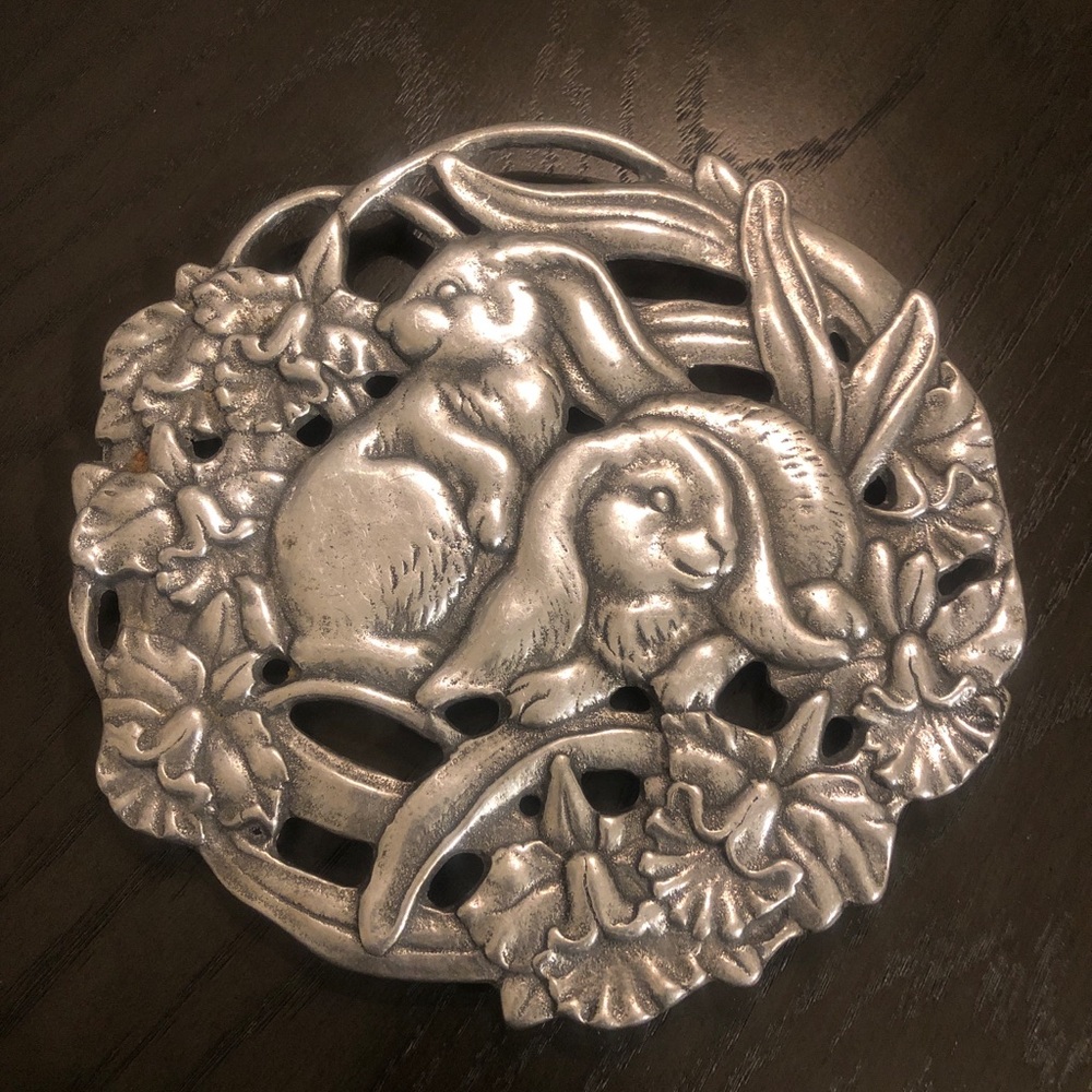 Peltrina metal trivet rabbit flowers Easter